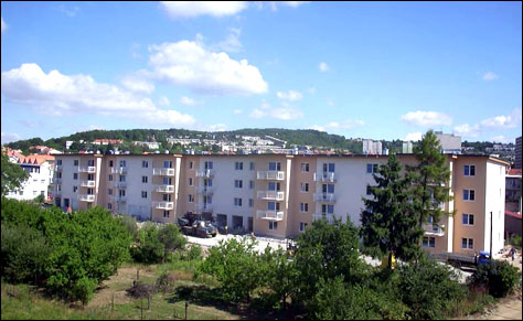 Prodej 54 bytových jednotek a 12 garáží v Brně-Žabovřeskách, 2002–2003