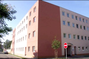 Prodej 57 bytových jednotek a 15 garáží v Brně-Husovicích, ul Sekaninova, 2006–2007